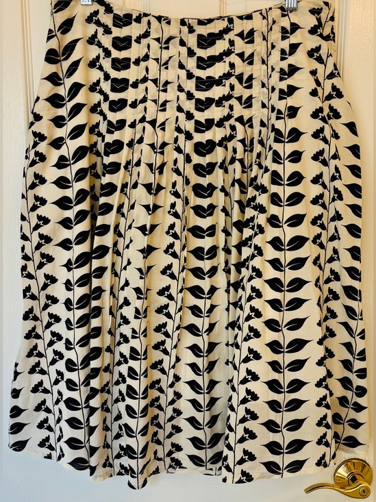 Lapis Dresses & Skirts - Pretty Black and White Floral Pleated A-Line Cotton Skirt ~ Women’s XL ~